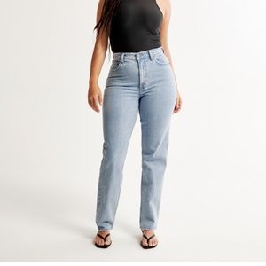 A&F Curve Love 90s Straight Ultra High Rise